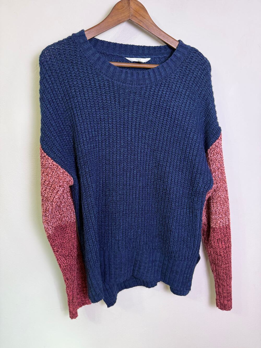 Time & Tru Women’s Colorblock Sweater Large Navy Blue Pink Red Knit Pullover